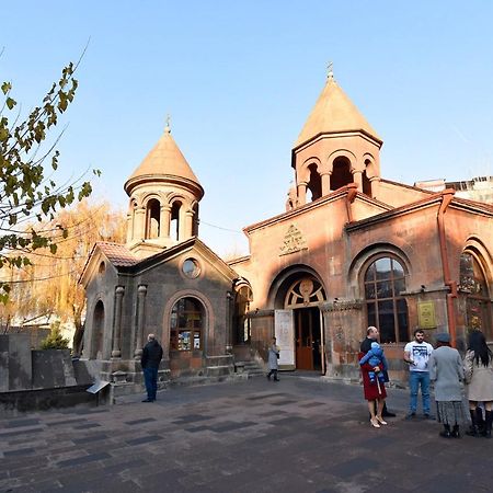 Hotel In Center Of Erivan Exterior foto