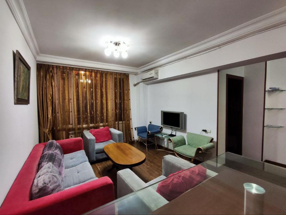 Hotel In Center Of Erivan Exterior foto