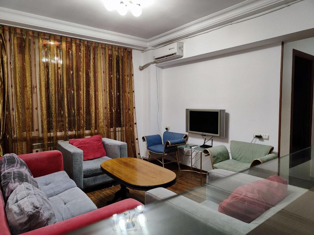 Hotel In Center Of Erivan Exterior foto
