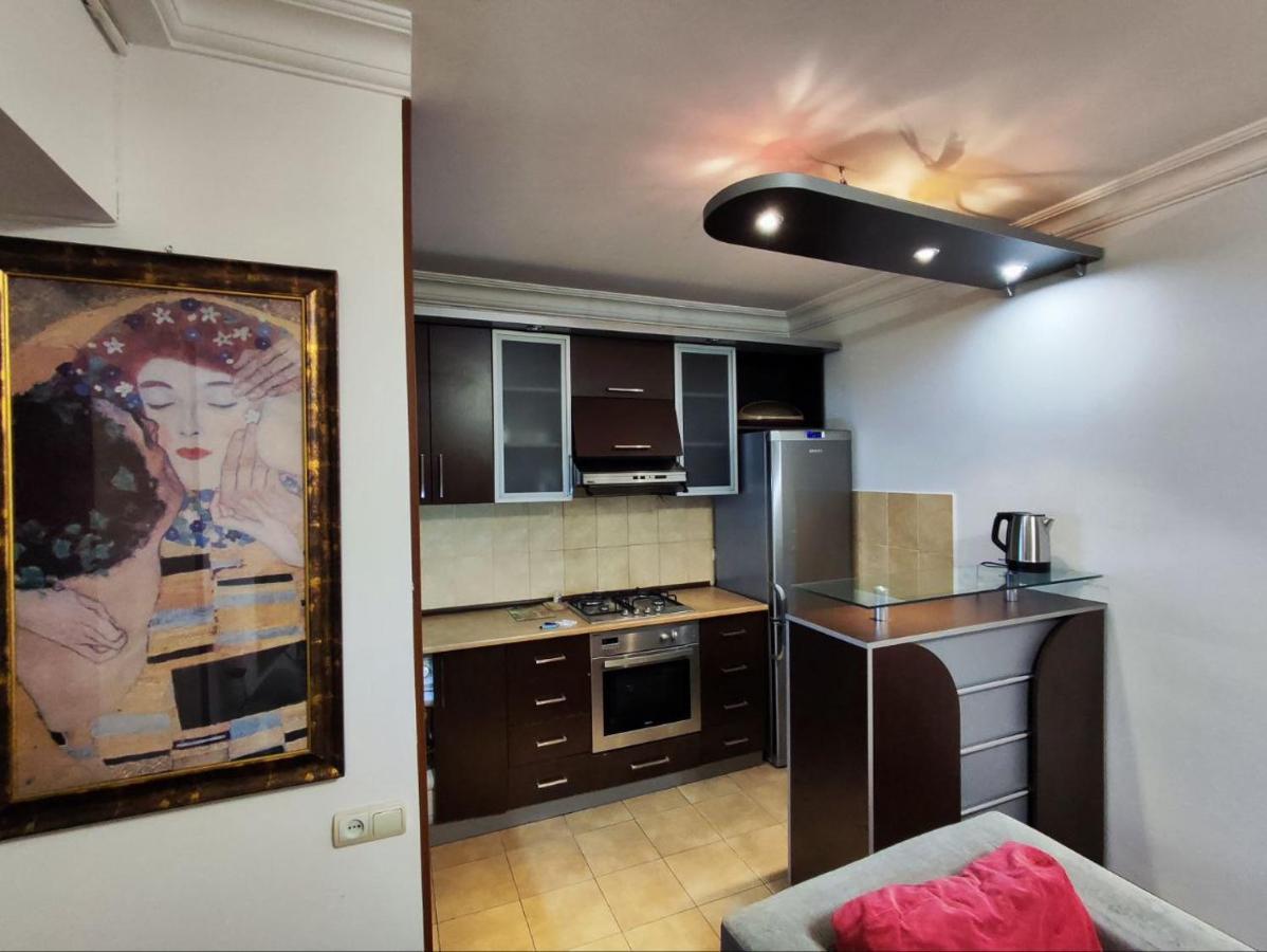 Hotel In Center Of Erivan Exterior foto
