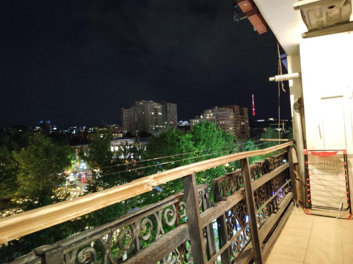 Hotel In Center Of Erivan Exterior foto